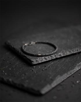 Preview: 2 mm Armband mit schwarzen Lavasteinen und Titanelement - Sphera Black Lava